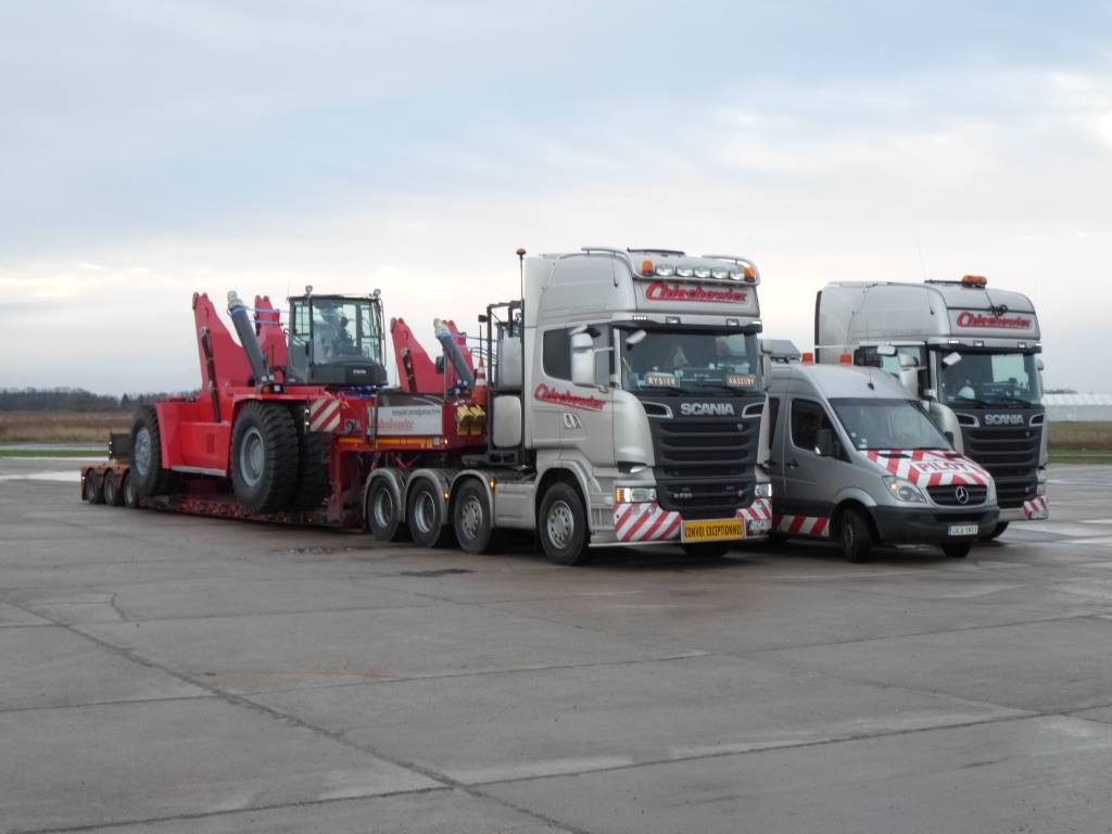 Flota Chlechowicz: ciągniki niskopodwoziowe Scania i Mercedes gotowe do realizacji